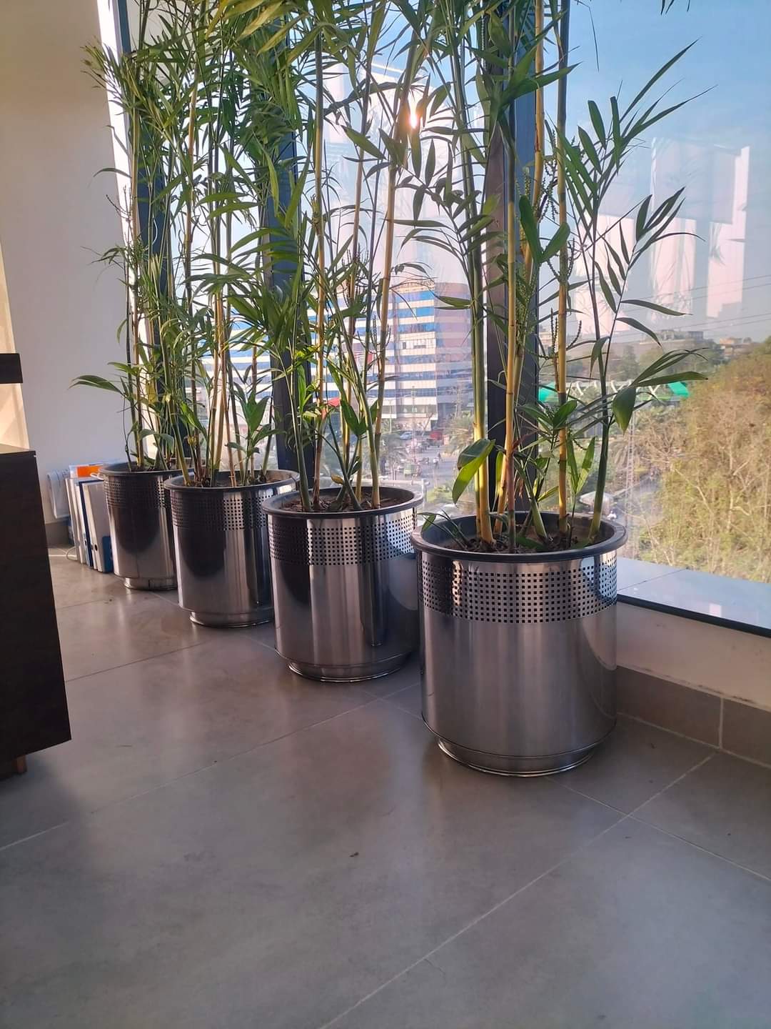 metal planter3 metal planter3